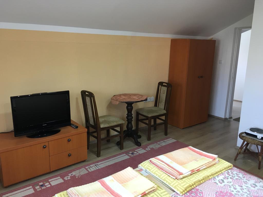 Pansion Velickovic Appartement Niska Banja Buitenkant foto